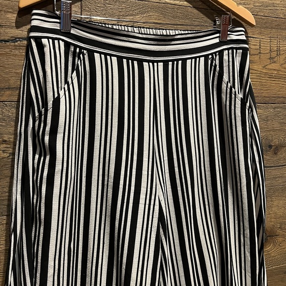 Wide leg flared striped pants culottes - Picture 2 of 11